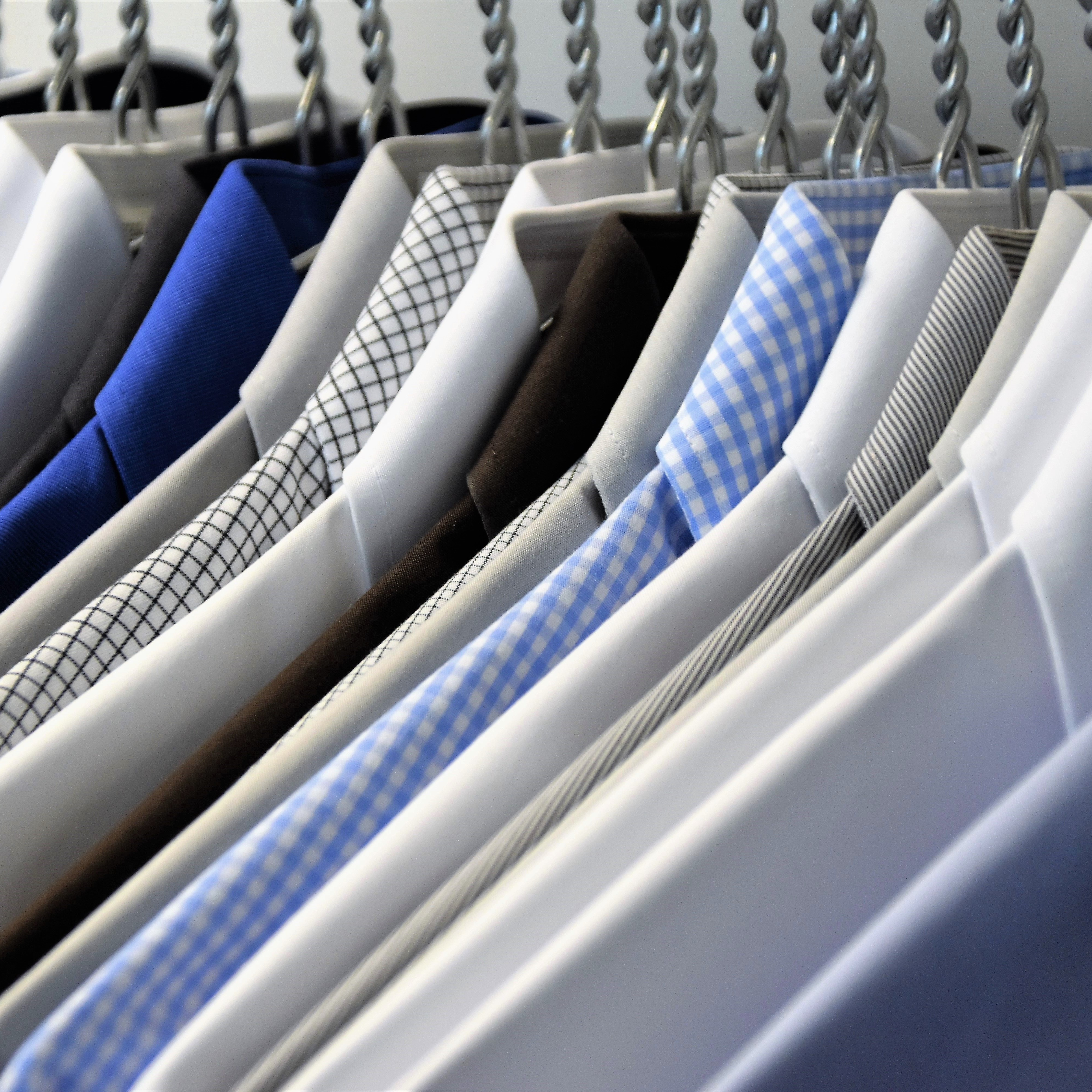 Camisas lavadas y planchadas